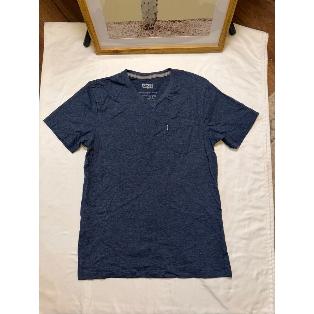 Men’s Levi's size small Heather Navy V-Neck Pocket Tee